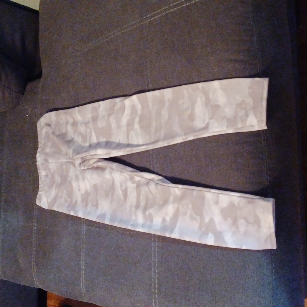 Grey camouflage leggings